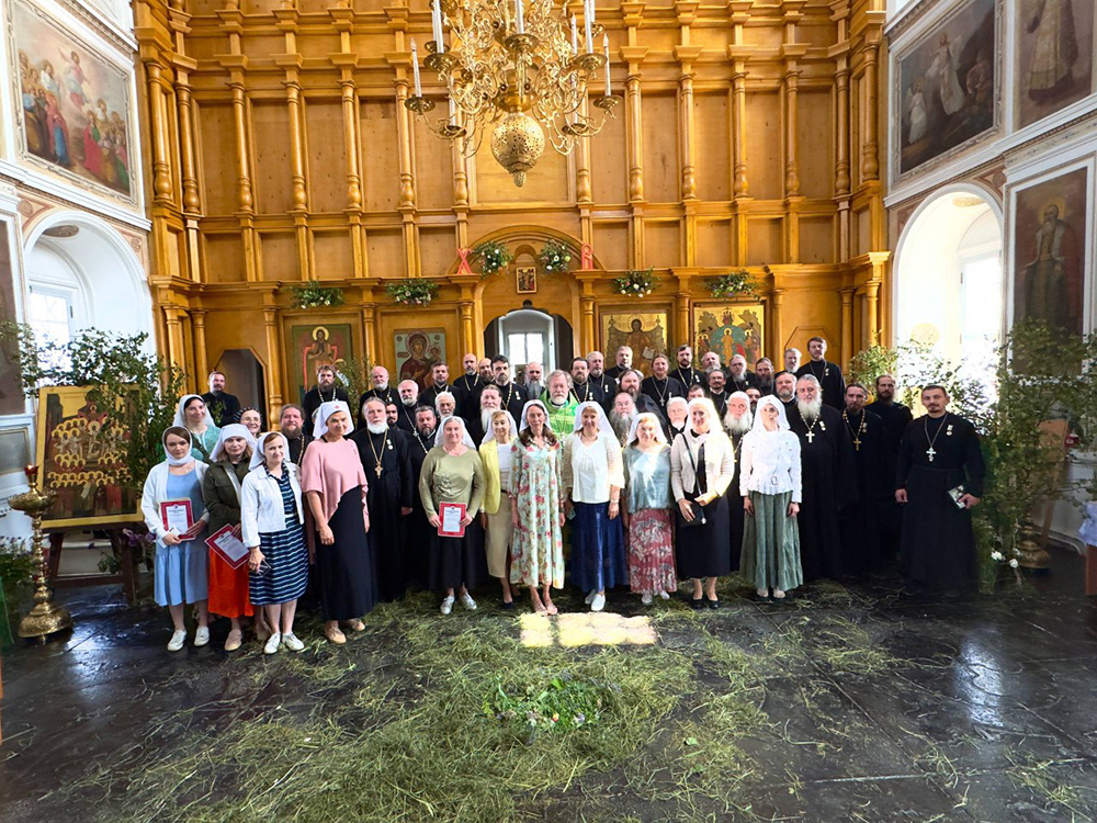 10.06.2025. Награждение иерея Вадима Твердова медалью СВЯТОГО ПРАВЕДНОГО ФИЛАРЕТА МИЛОСТИВОГО III степени. — фото 4