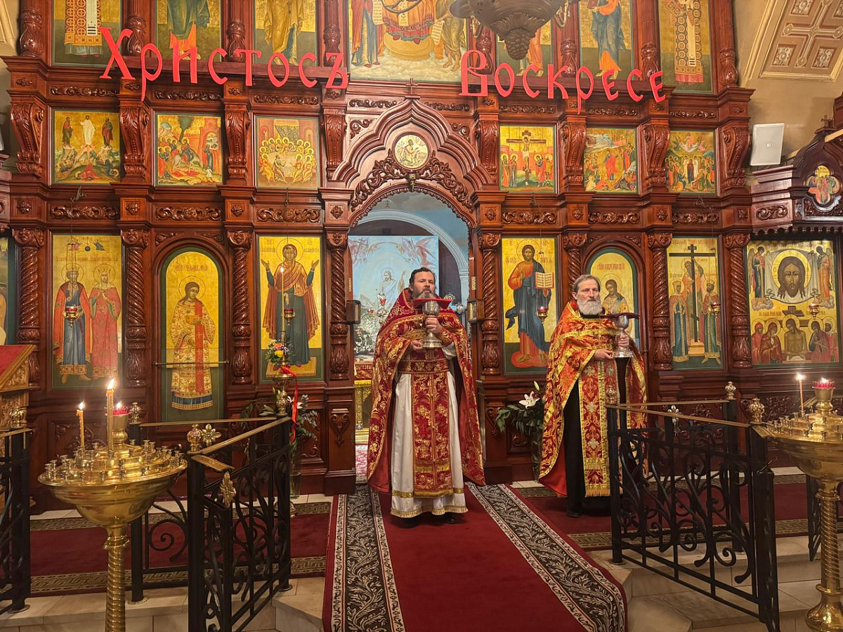 «Христос Воскресе!» «Воистину Воскресе!». Ночная литургия. — фото 4